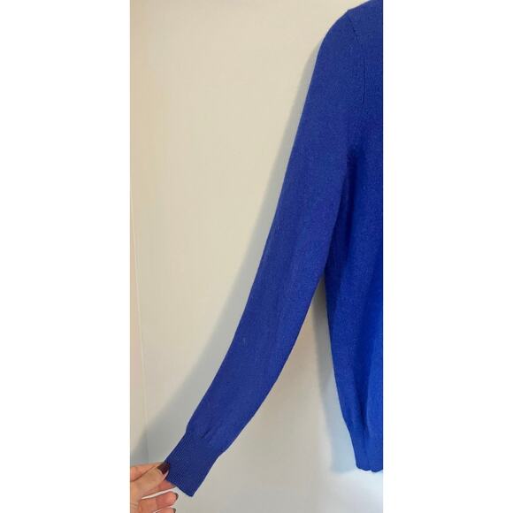 C by Bloomingdale 100% 2 Ply Cashmere Sweater Electric Blue Small (Tags says M) - Picture 4 of 6